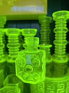 ErkkiTapio Siiroinen Noppa (Dice Bottle) Riihimäen Lasi Uranium / Vaseline Glass - Picture 1 of 14