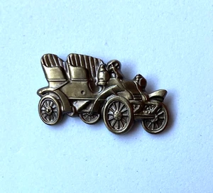 Men's BRASS TIE TAC WITH GOLD PLATED CHAIN - ANTIQUE 2 SEATER CAR DESIGN - Picture 1 of 2