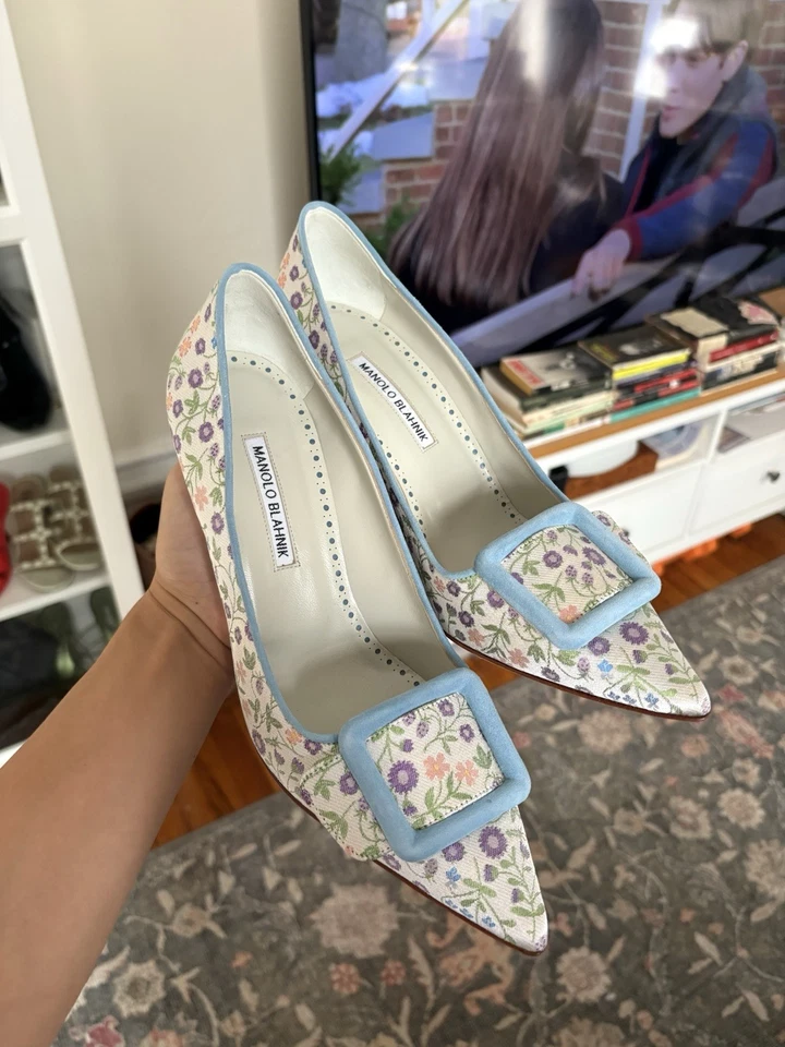 Tacón satinado floral para mujer Manolo Blahnik talla 40 Foto 1 de 3