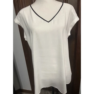 Express Women's Short Cap Sleeves Top White V-Neck Blouse Size Large - Image 1 of 4