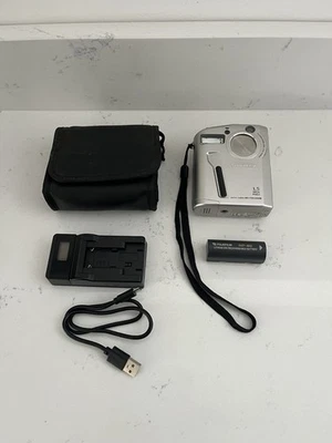 Fujifilm MX-1700 Zoom Digital Camera Silver 1.5MP 6x Zoom With Memory Card - Image 1 of 4