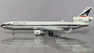 Modelo diecast Panda Models 1:400 Delta Air Lines McDonnell Douglas MD-11 N808DE - Imagen 1 de 1