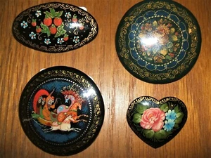 Set of 4 Russian Lacquer lapel pins-2 Artist Signed Tpouka-Equestrian-1 horses - Picture 1 of 7