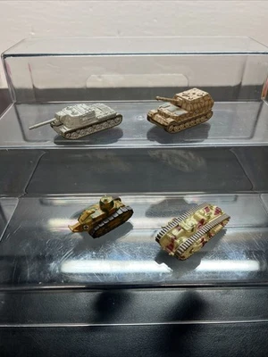 Lote #3 R2 vintage de veículos tanques militares Micro Machines - Imagem 1 de 4