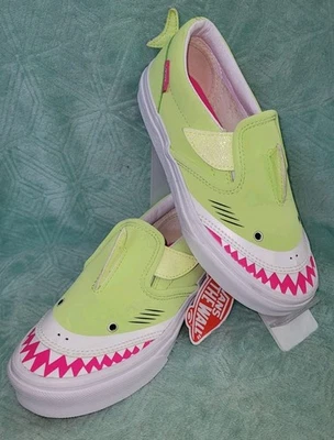 Sapato Slip On VANS Green Shark Infantil Tamanho 2 NOVO Com Etiquetas - Imagem 1 de 4