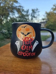 Tazza da caffè Halloween mantieni la calma e fischia su pipistrelli e fantasma - Foto 1 di 9