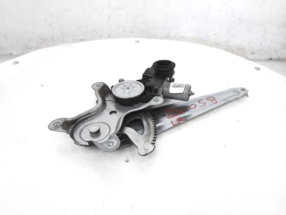 Lexus Is200t 2016-2017 puerta trasera izquierda lado del conductor ventana eléctrica regulador y motor Foto 1 de 4