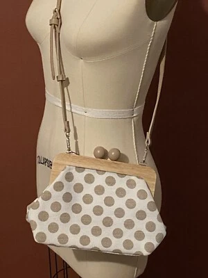 Moda Madera Clip Shell Bolsos de Mano Diseñador Punto Mujeres Bandolera Bolso de Hombro Foto 1 de 4