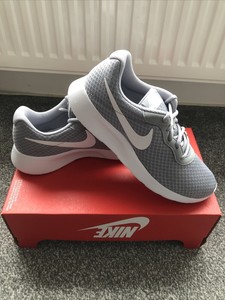nike tanjun trainers size 6