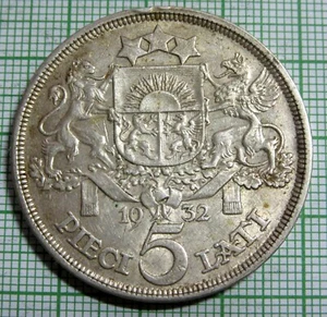 LATVIA 1932 5 LATI, 0.835 25g SILVER Maiden' Head in National Costume km# 9 - Picture 1 of 6