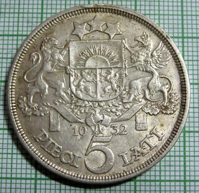 LATVIA 1932 5 LATI, 0.835 25g SILVER Maiden' Head in National Costume km# 9 - Image 1 of 4