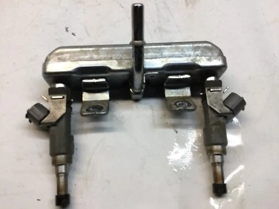 17 Subaru Forester 2017 2,5 L AWD en motor bloque izquierdo riel de combustible con inyector S Foto 1 de 4