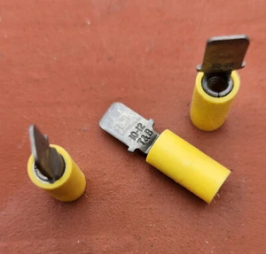 Pkg/27 Thomas & Betts Sta-Kon 10RC-250T Male Tab Vinyl Insulated 12-10 AWG - Picture 1 of 3