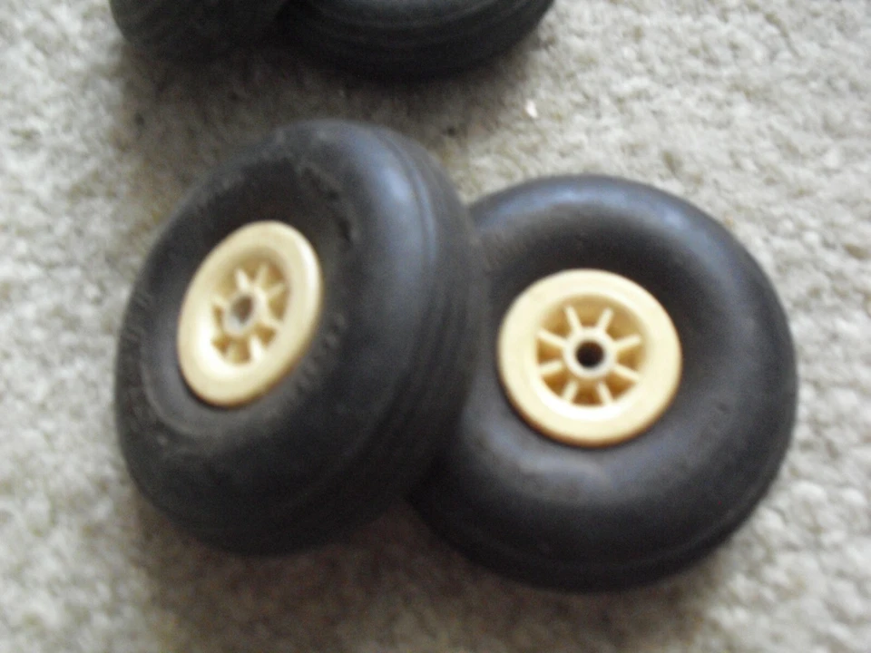 Lot of 2 New MiniCraft Aircraft Rubber Airplane Tires 2 1/2" Diameter - image 1 of 1