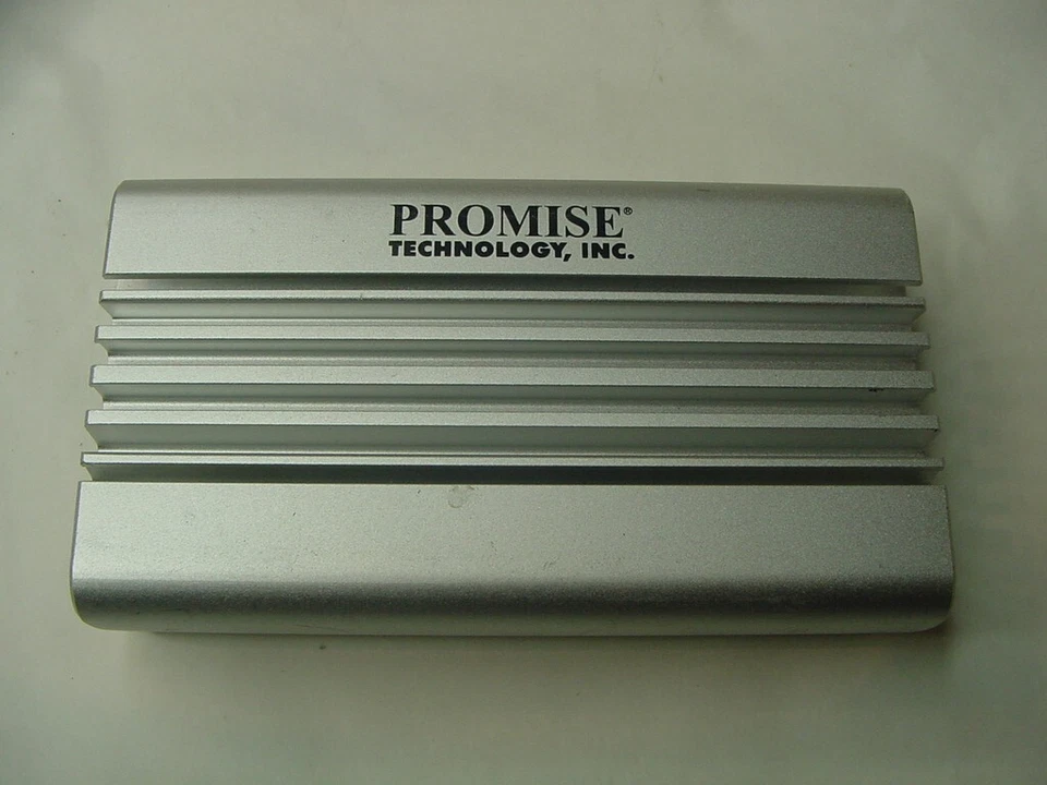 PROMISE TECHNOLOGY SANLINK F1002 FIBER TO THUNDERBOLDT ADAPTER - NO CORDS - Image 1 of 4