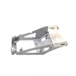 Suzuki GSXR600 GSXR750 2006 2007 subchasis chasis sección trasera stock plateado - Imagen 1 de 9