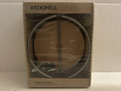 Soporte de placa ajustable de madera y acero inoxidable IKEA Rationell Nike Karlsson Foto 1 de 4