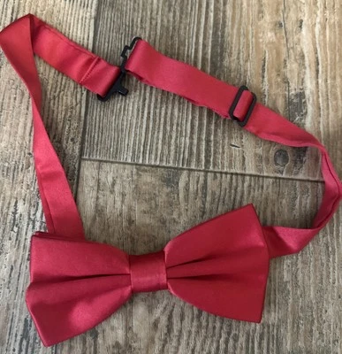 Nuevo esmoquin carmesí escarlata cuello liso satinado para hombre Red Marquis Signature Foto 1 de 4