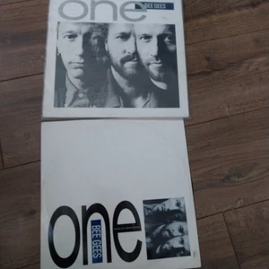 THE BEE GEES " ONE " LP + 12" BLACK VINYL - Picture 1 of 2
