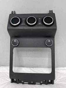 Original Land Rover Discovery 5 L462 Klimabedienteil hinten 12V Stecker HY32-18D687-LC - Bild 1 von 9