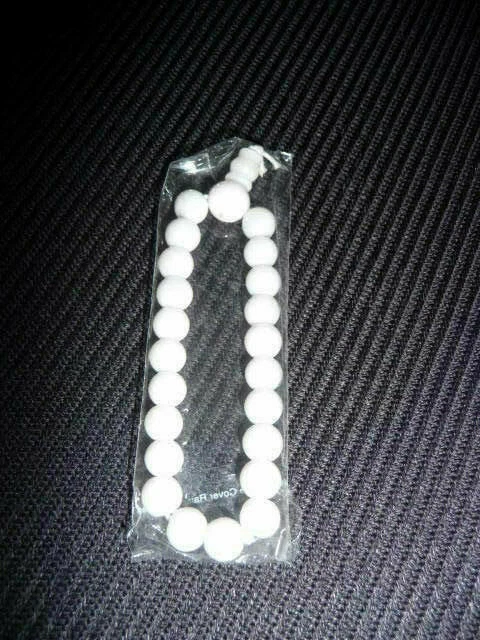 Schönes weisse Buddha-Armband mit leichten weißen Schattierungen - NEU u.OVP!!!  - Bild 1 von 1