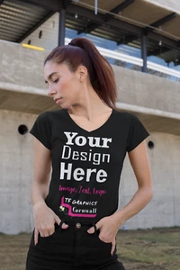Custom V Neck T Shirt - Logo, Freizeit T Shirt, Custom Design, Trendy Print Shirt - Bild 1 von 14
