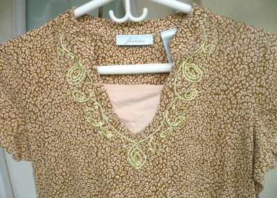 JH COLLECTIBLES L MARRÓN GUIJARROS ESTAMPADO GEO BORDADO PUNTO TOP MUJER MANGA CORTA Foto 1 de 4