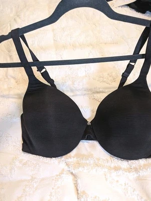 Hanes Black Lightly Padded Underwire Bra Womens Size 38DD - Image 1 of 4