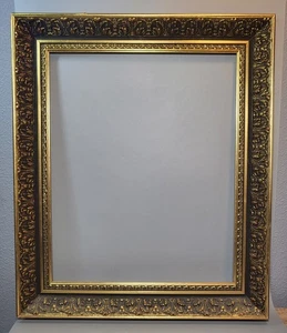 Marco de fotos estilo antiguo ornamentado con acabado dorado tamaño 67 cm x 57 cm - Imagen 1 de 24
