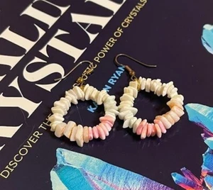 White & pink shell Heishi earrings hand made hoop french hooks estate Beach - Foto 1 di 3