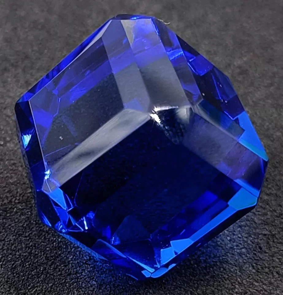 Blue Sapphire Cube 38 Ct Lab-Created Gemstone Loose Huge Size - Image 1 of 4