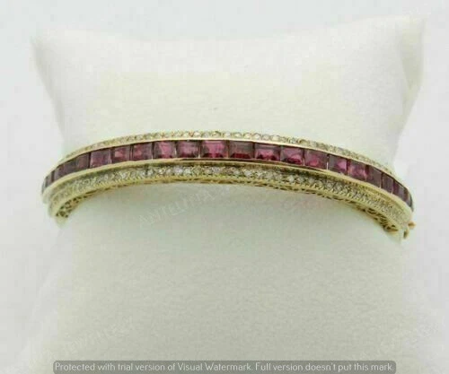 Brazalete antiguo de diamantes y rubíes simulados con acabado de oro amarillo de 14k de 2,50 quilates Foto 1 de 4