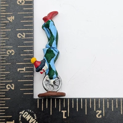 Payaso de circo ducal soporte de mano sobre rueda figura fundida Jack Duke Eastleigh Reino Unido Foto 1 de 4