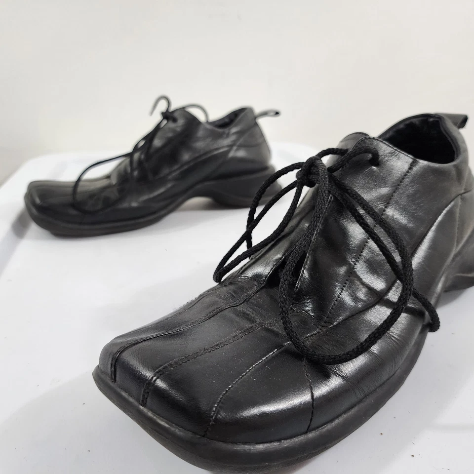 Mocasín Flyzlace NYLA Vintage Años 90 Y2K Con Cordones Cuero Negro Vamp ancho EUR 41 Foto 1 de 4