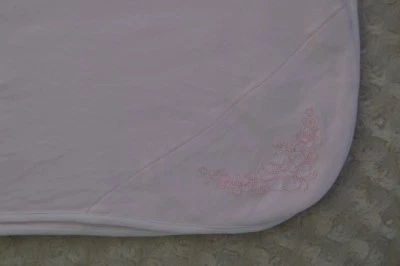 Little Me Rosa Floral Bebé Manta Flor Bordada en Esquina Seguridad Lovey Foto 1 de 4