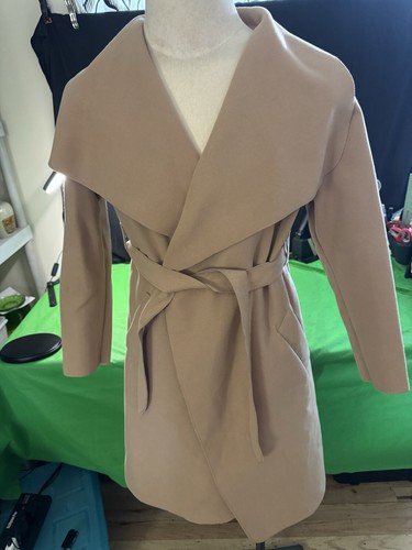 VETEMENTS Cappotto avvolgente beige Made in Italy taglia 18 con cintura tessuto morbido