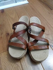 Crocs Sandals Womens 7 Wedge Brown Leather Strappy Slides Casual - Picture 1 of 8