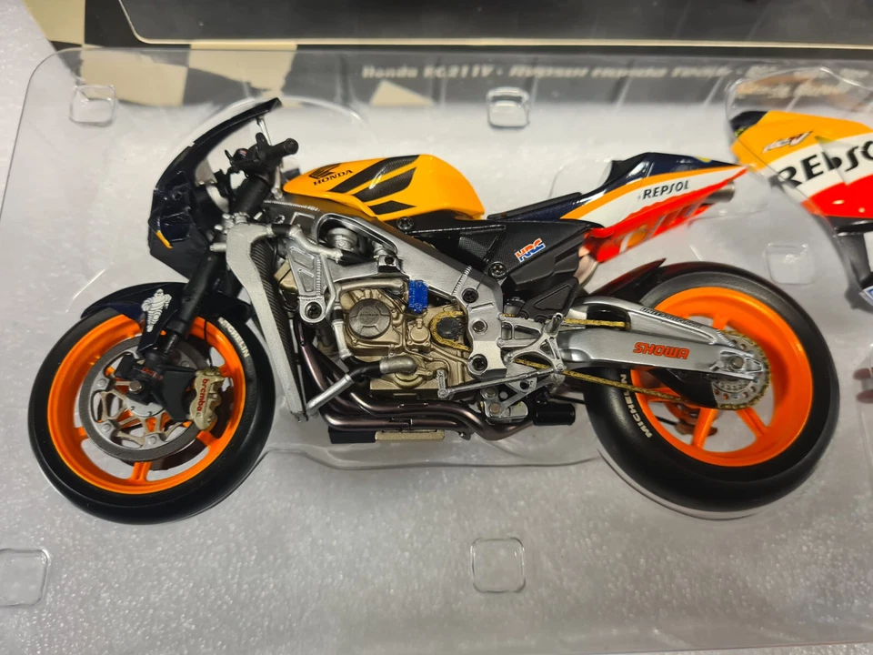 HONDA RC211V REPSOL HONDA TEAM V.ROSSI GP2003 1/12 122037196 MINICHAMPS - Immagine 1 di 3