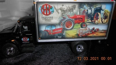 First Gear 2002 International Anniversary Edition Parts Delivery Truck 1/34Sca - Image 1 of 4