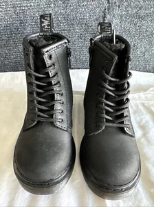 Doc Martens Kids 1460 Black Boots, Brand New, US Size 8 - Picture 1 of 5