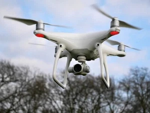 DJI Phantom 4 Advanced + Zusatzakku, viel Zubehör + Koffer + Rucksack - Bild 1 von 6