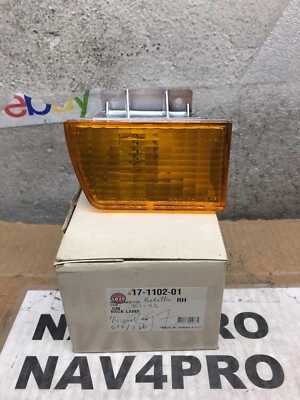 NEW 1987-1993 For CHEVROLET BERETTA RIGHT PESSENGER PARKING TURN SIGNAL #F83 - Image 1 of 4