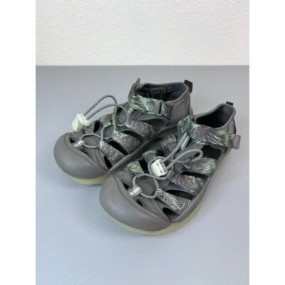 Keen Youth 3 Gris Verde Brillar en la Oscuridad Puntera Cerrada Senderismo Exterior Sandalias Foto 1 de 4