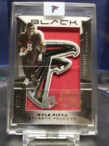 2021 Panini Black Sizeable Signatures Kyle Pitts Jumbo Falcons Logo* READ🔥 - Picture 1 of 8