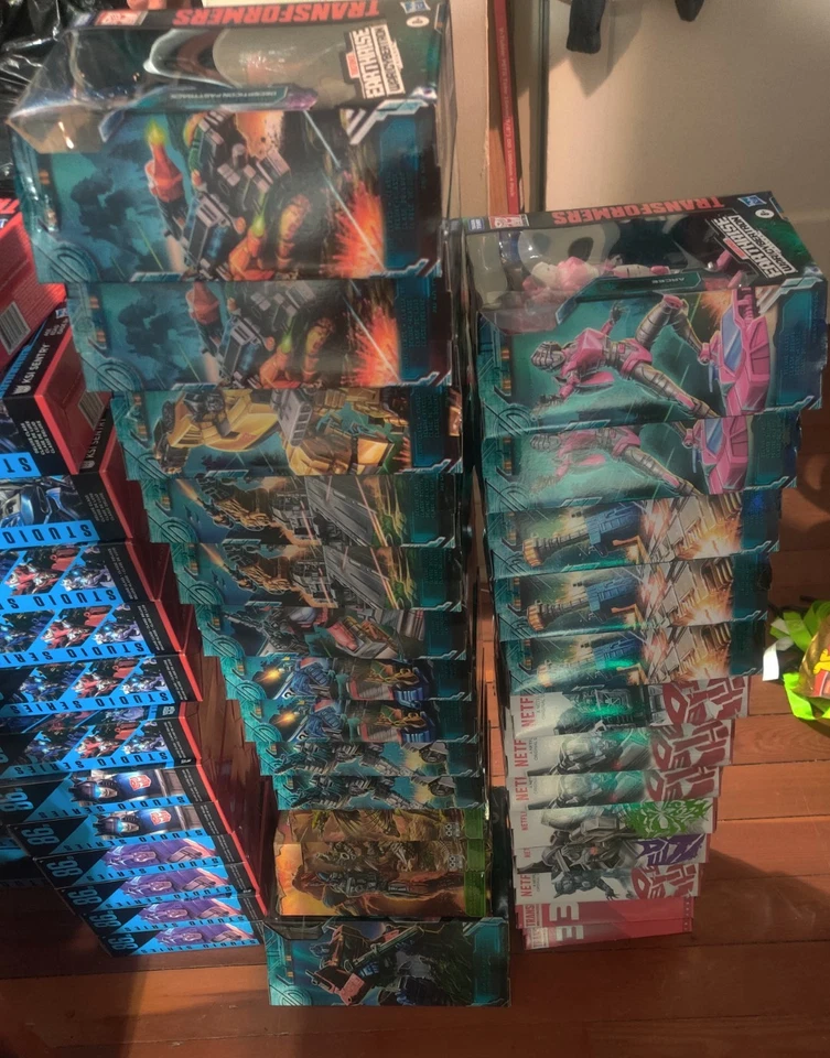 New Transformers War for Cybertron Action Figures Sealed Netflix Best Offer Read - Image 1 of 1