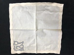 Lot of 3 Vintage Embroidered Cotton Napkins Yellow Beige 13.5 x 13.5" - Picture 1 of 10