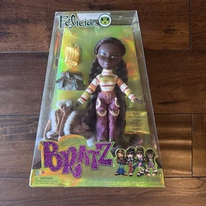 Neu Bratz Original Modepuppe Felicia Serie 3 mit 2 Outfits/Poster BRANDNEU - Bild 1 von 6