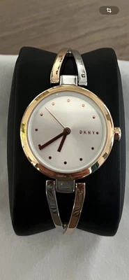 DKNY Damen Armbanduhr Zweifarbig Crosswalk wie neu - Bild 1 von 4
