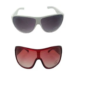 DUE Occhiali da Sole ROSSO + BIANCO Protezione UV Estate Sole Luminoso Neve Sci Argento UK - Foto 1 di 12