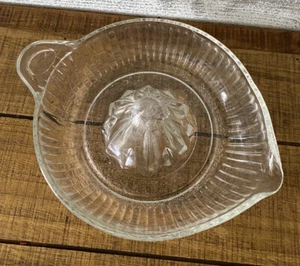 Vintage Clear Glass Lemon Orange Lime Citrus Squeezer Reamer Juicer VTG Sm - Picture 1 of 3